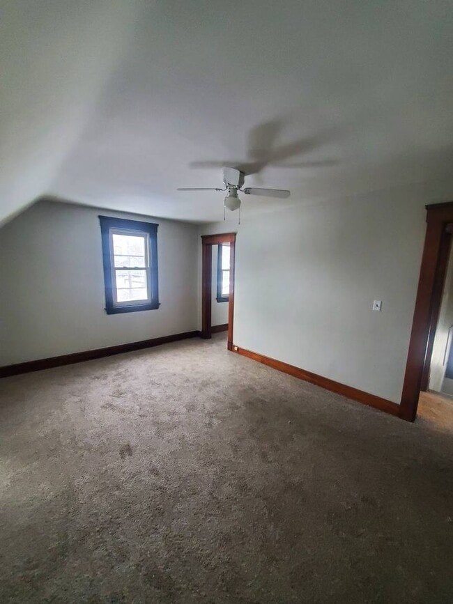 Building Photo - Charming 3-Bedroom Home Offering Comfort, Space & Modern Updates