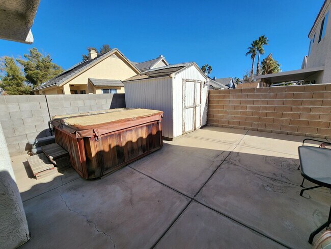 Building Photo - 1720 Navarre Ln