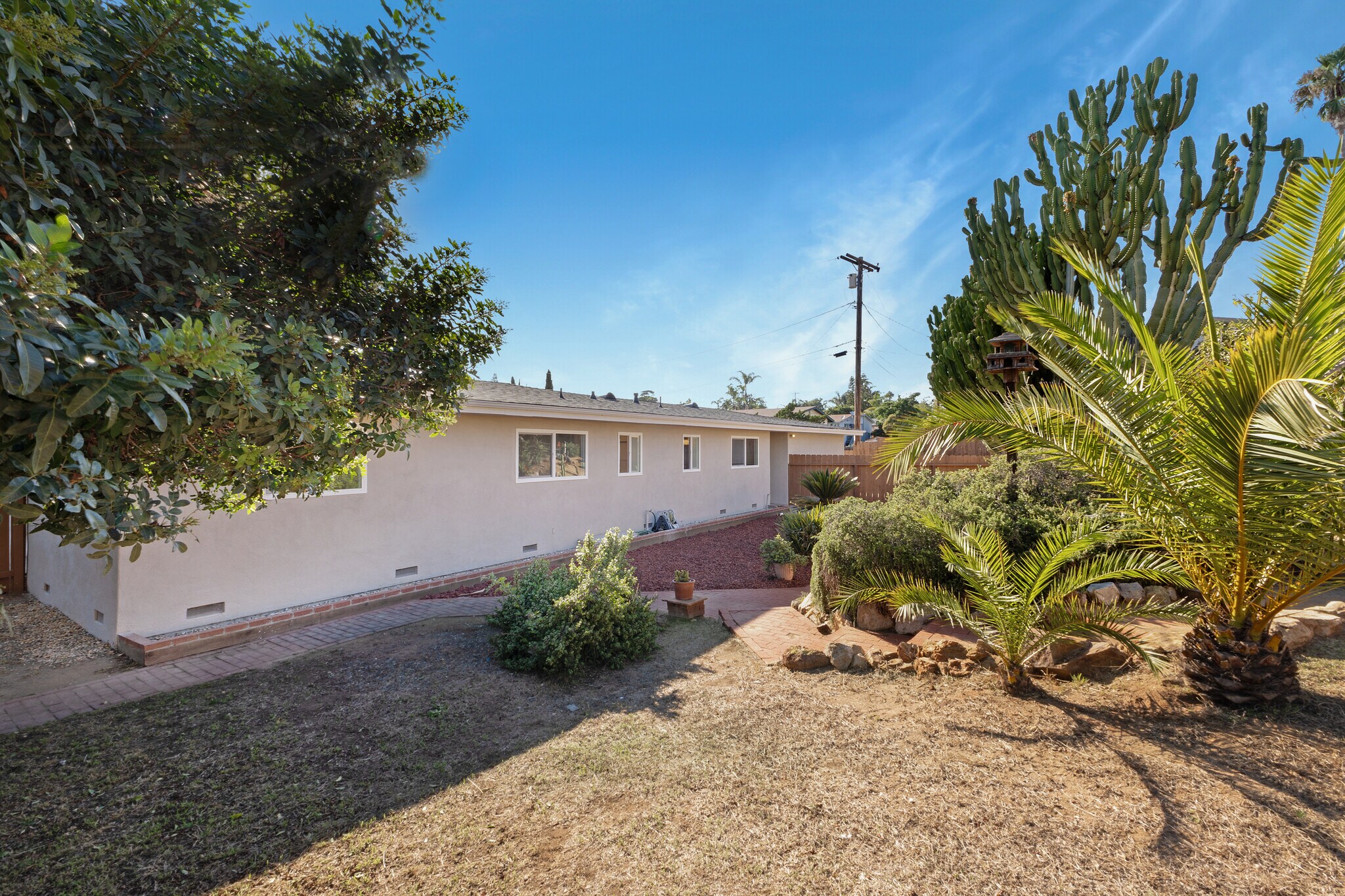 Building Photo - 205 Plymouth Dr