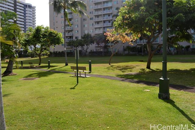 Building Photo - 3009 Ala Makahala Pl