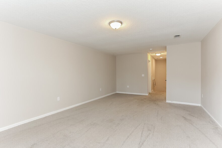 Building Photo - 9081 Open Fld Rd