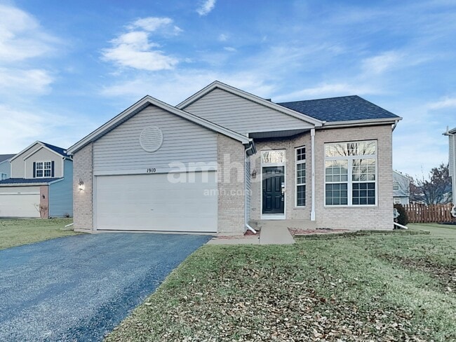 Building Photo - 1910 Prairie Ridge Dr