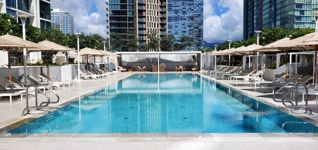 Building Photo - 1000 Auahi St #3913