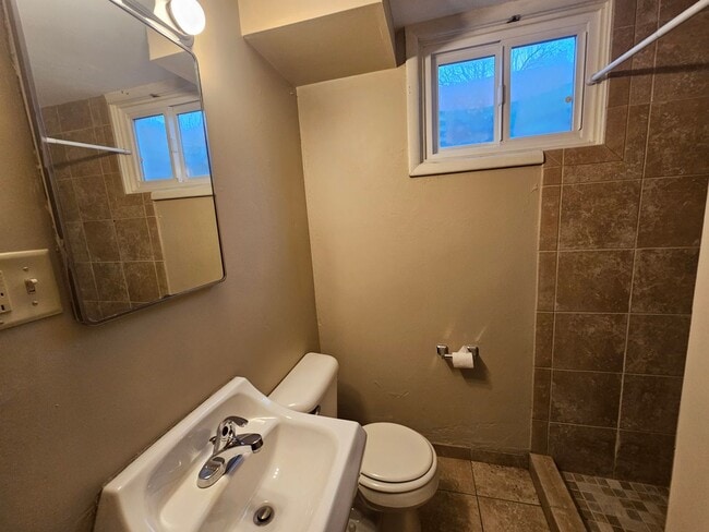 Building Photo - Four Bedroom House Across from Rose Park