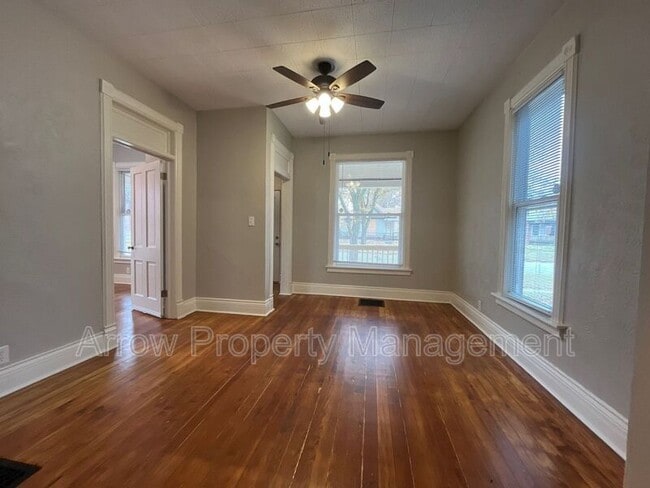 Building Photo - 918 S 10th St