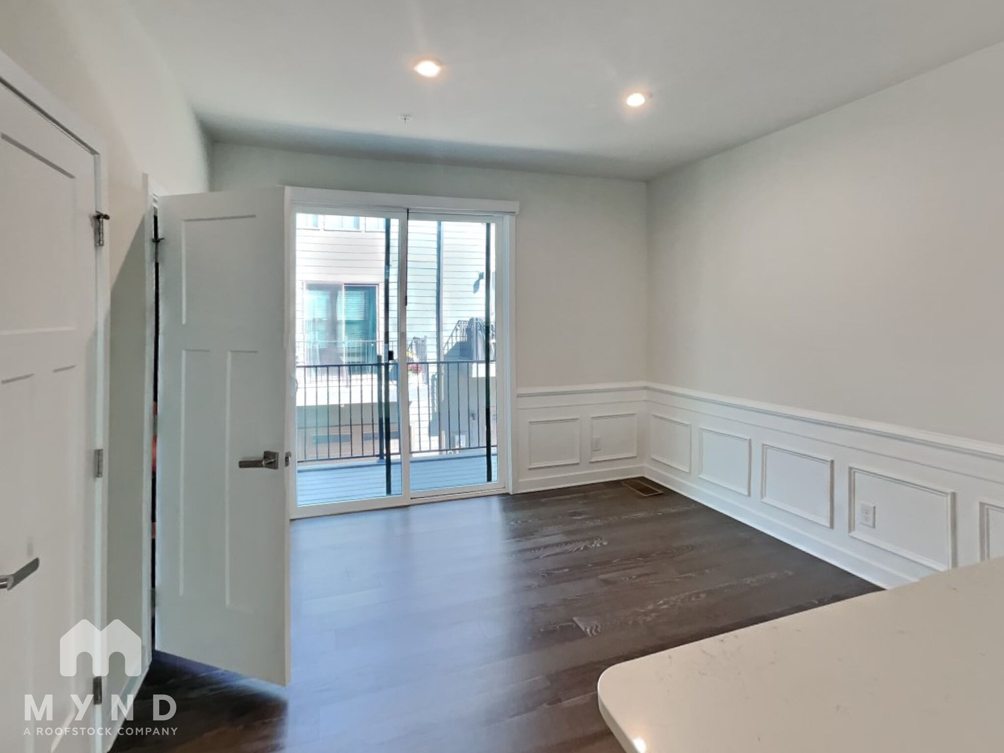 Building Photo - 432 W Tremont Ave