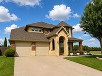 Building Photo - 2441 Loreto Dr