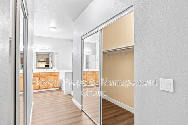 Building Photo - 382 Pestana Ave