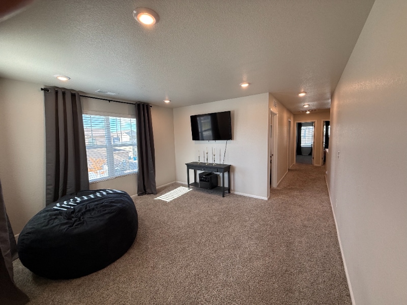Building Photo - 900 Tarragon Rd