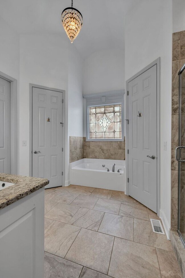 Building Photo - Stunning rental home on a premium lot in s...