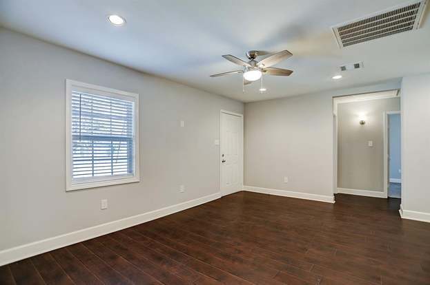 Building Photo - 6801 Greenhurst St