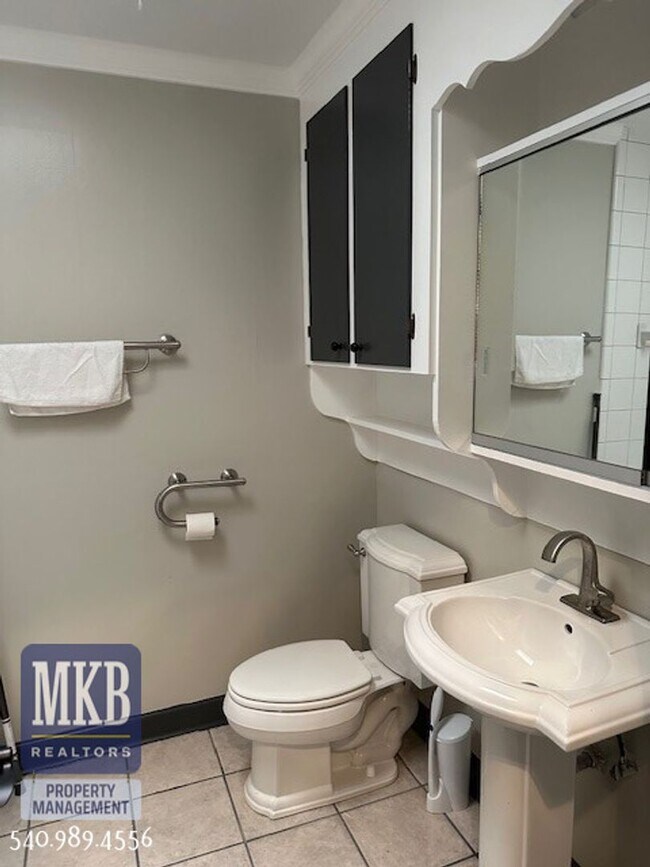 Building Photo - The Perfect 3-Bedroom Ranch-Style House Lo...