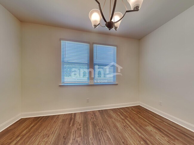 Building Photo - 309 Azore Way