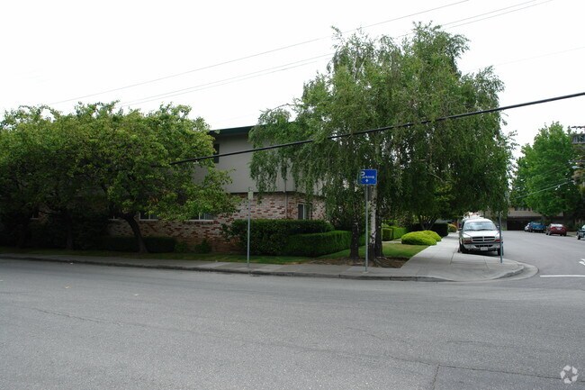 Primary Photo - 801 Walnut