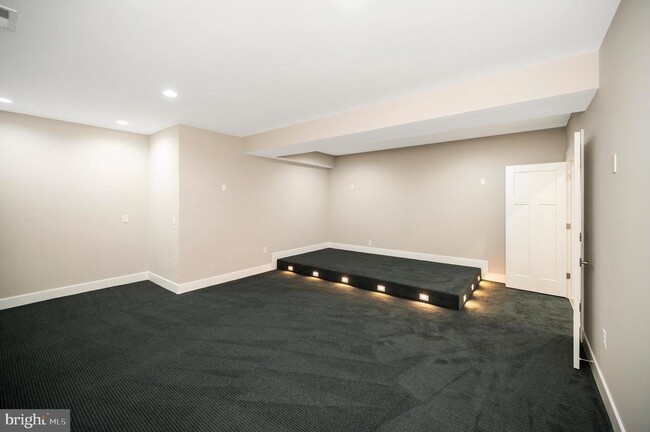 Building Photo - 44 Deep Crk Cir