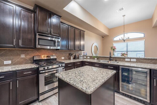 Building Photo - 25135 Andris Ln