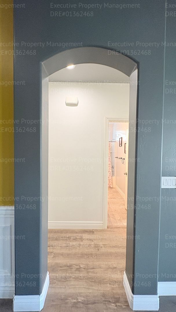 Building Photo - 3 bedroom 2 bathroom home located in a cul- de- sac in a Southwest Bakersfield neighborhood