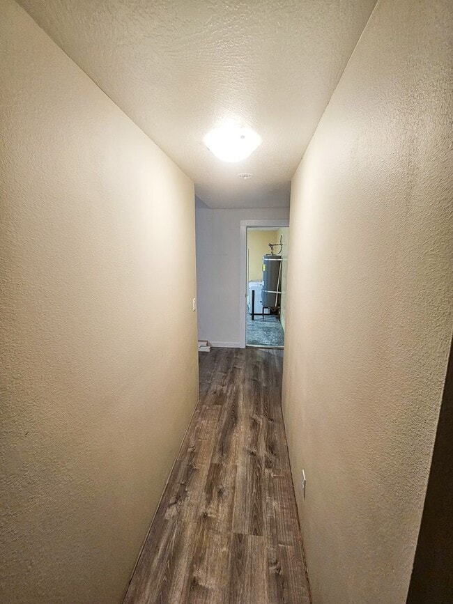 Building Photo - 599 Page Ct