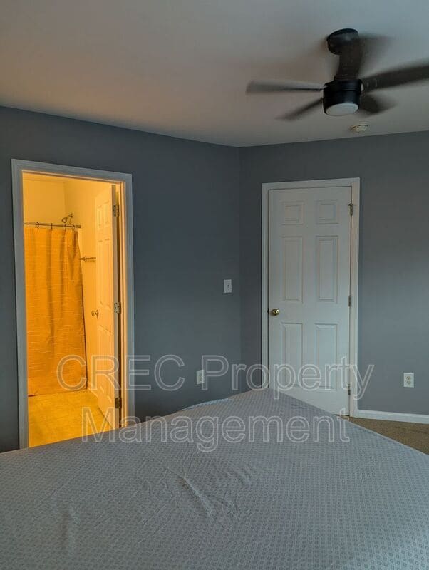 Building Photo - 202 Twin Tree Dr