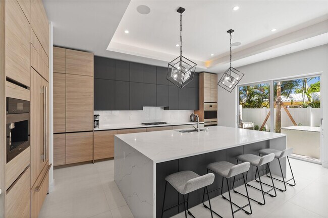 Building Photo - 221 Shore Ct