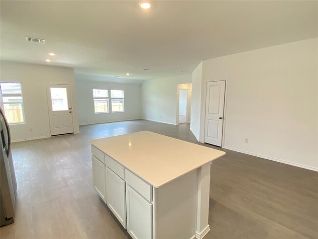Building Photo - 1332 Aquilla Dr