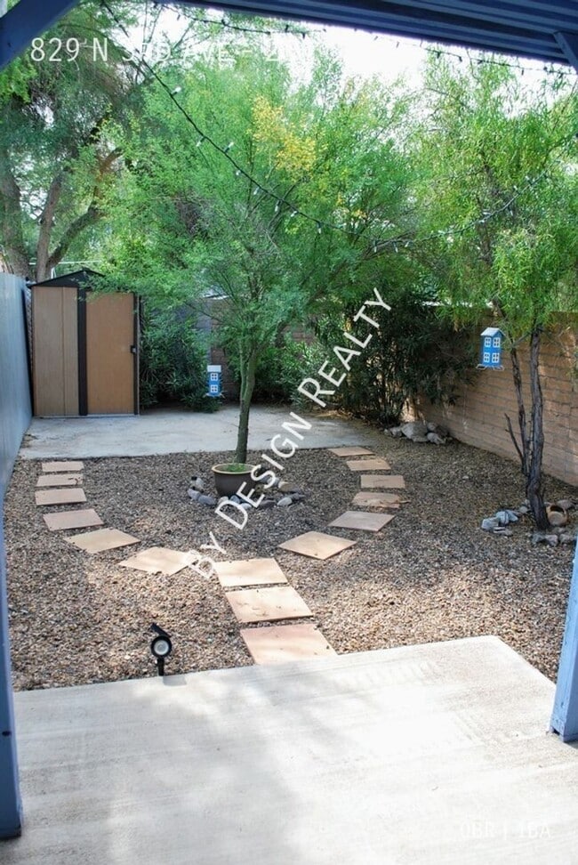 Building Photo - Casita Guest House - Just off 4th Ave/Univ...
