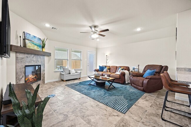 Building Photo - 3249 Glorioso Dr