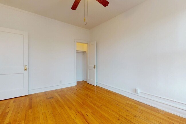 Floorplan - 5300-5308 S. Greenwood Avenue
