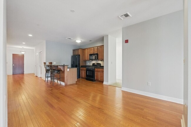 Building Photo - Welcome to Downtown Living with a view