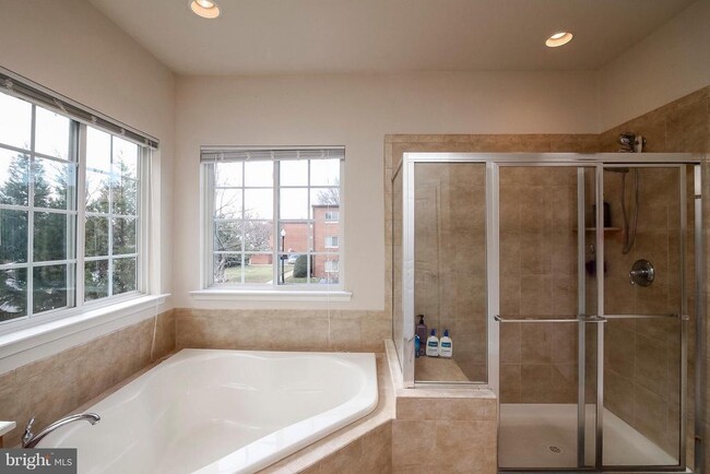 Building Photo - 5812 Falls Gate Ct