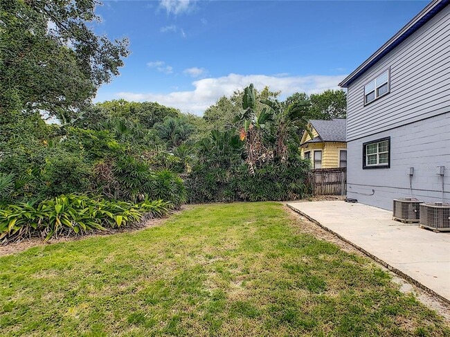 Building Photo - 1506 E Jefferson St