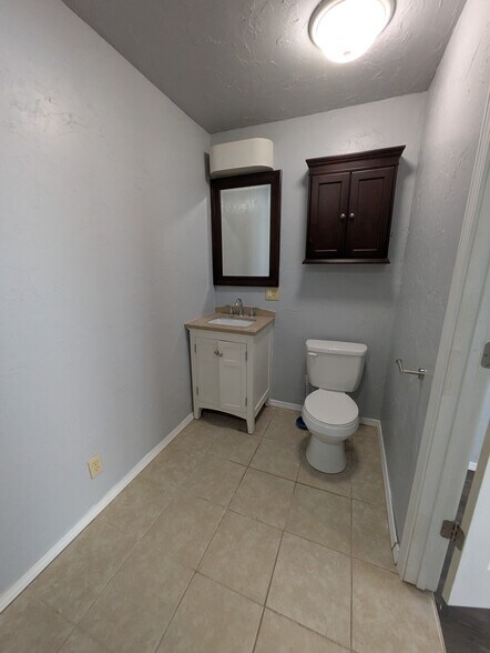 Building Photo - 31 Shirley Ln