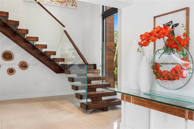 Building Photo - 1025 Diplomat Pkwy