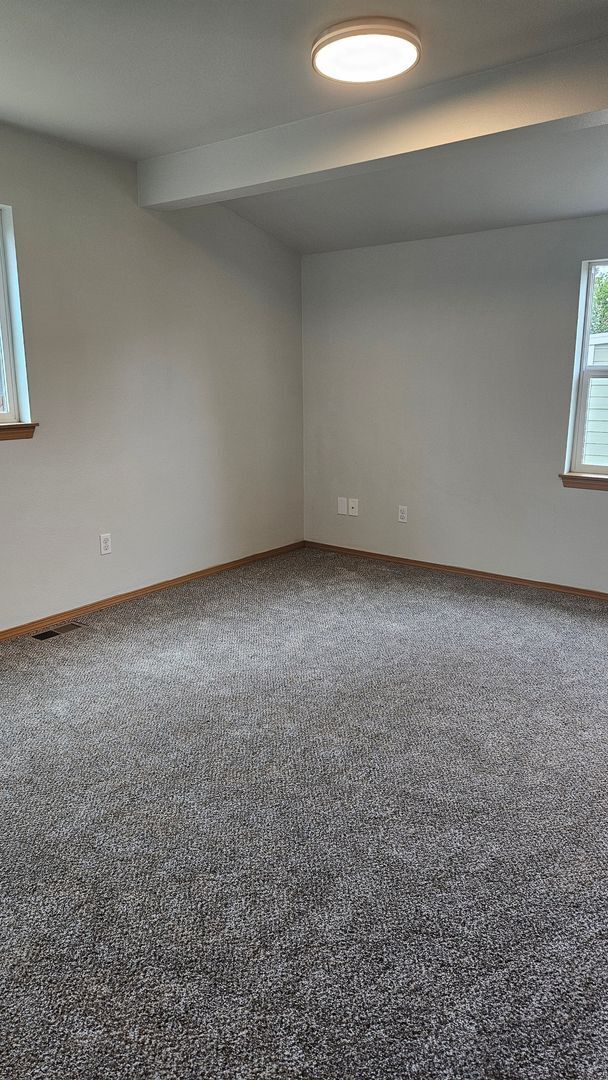 Building Photo - Parkland/Tacoma 3bdr 2bath home w/ Large 2...