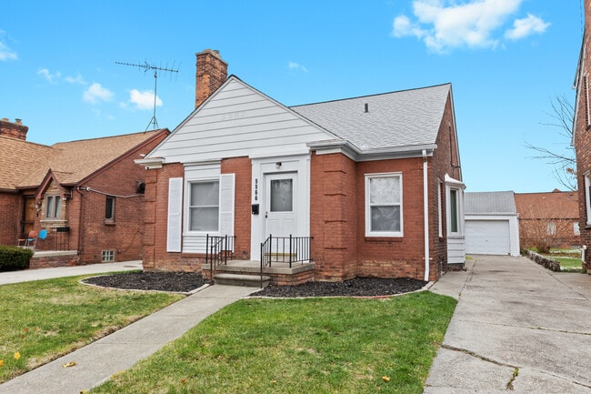 Building Photo - 5566 Haverhill St