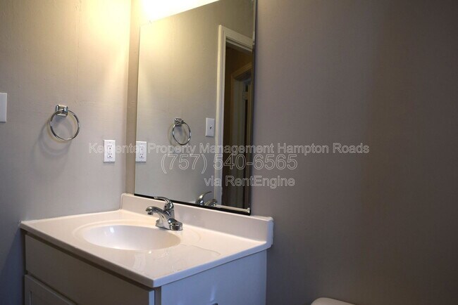 Building Photo - 1216 Hoover Ave