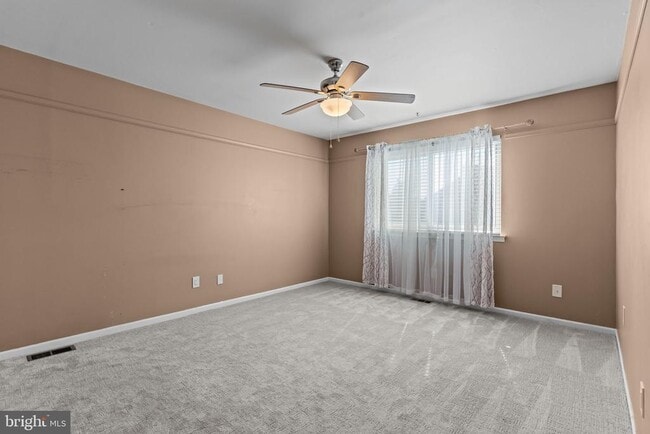Building Photo - 3 Hillcroft Way