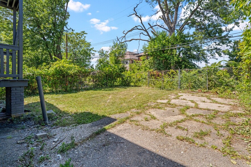 Building Photo - 2648 Tuxedo St