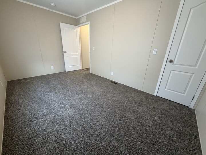 Building Photo - 16011 Villaire Ave