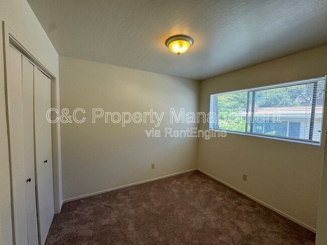 Building Photo - 830 Parcel St