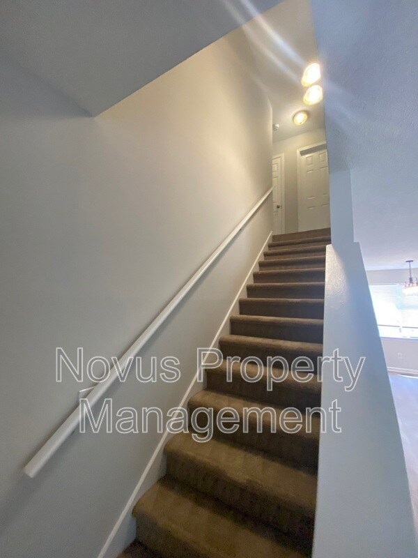 Building Photo - 88 River Ridge Dr