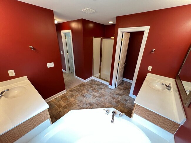 Building Photo - 1006 Goldenview Ct