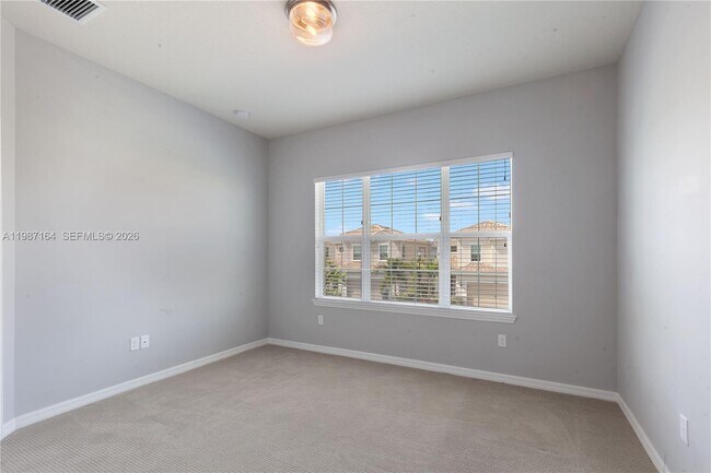 Building Photo - 1101 Banyan Dr