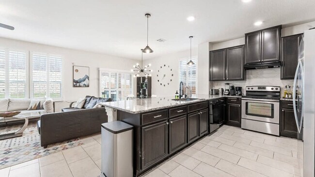 Building Photo - 7301 Altidore Dr