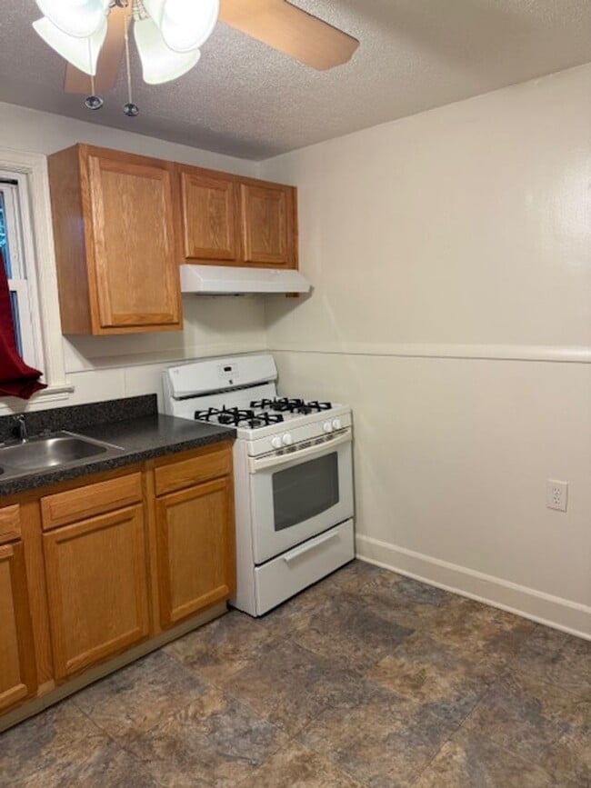 Building Photo - Quaint one bedroom home for rent at just $...