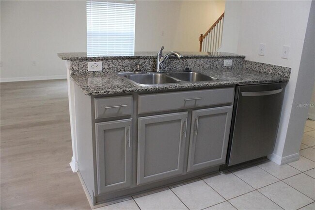 Building Photo - 7840 Carriage Pointe Dr