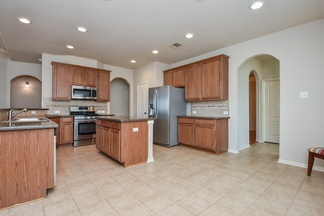 Building Photo - 3217 Mossy Bend Ln