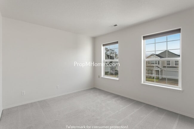 Building Photo - Wonderful Three Bedroom Plus Office In Bea...