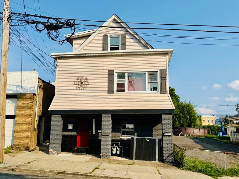 Building Photo - 84 MacArthur Ave