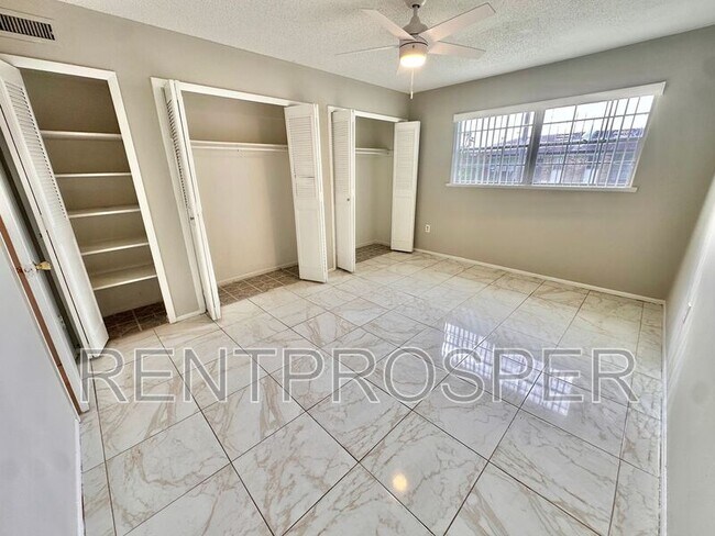 Building Photo - 5317 Curry Ford Rd